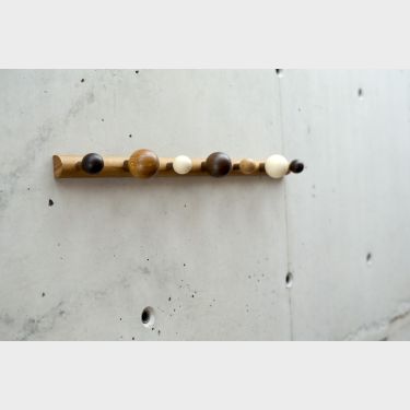 EnKnag� med 7 knopper i natur nuancer